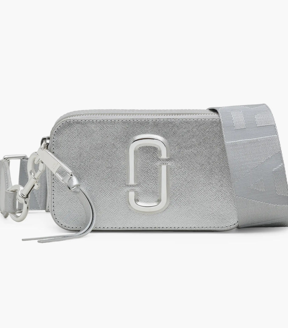 The Metallic Snapshot DTM Bag
Marc Jacobs